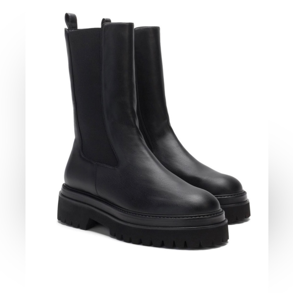 NWT Good American Chelsea Combat Boot Black Leather Lined Lug Sole - Size 10
